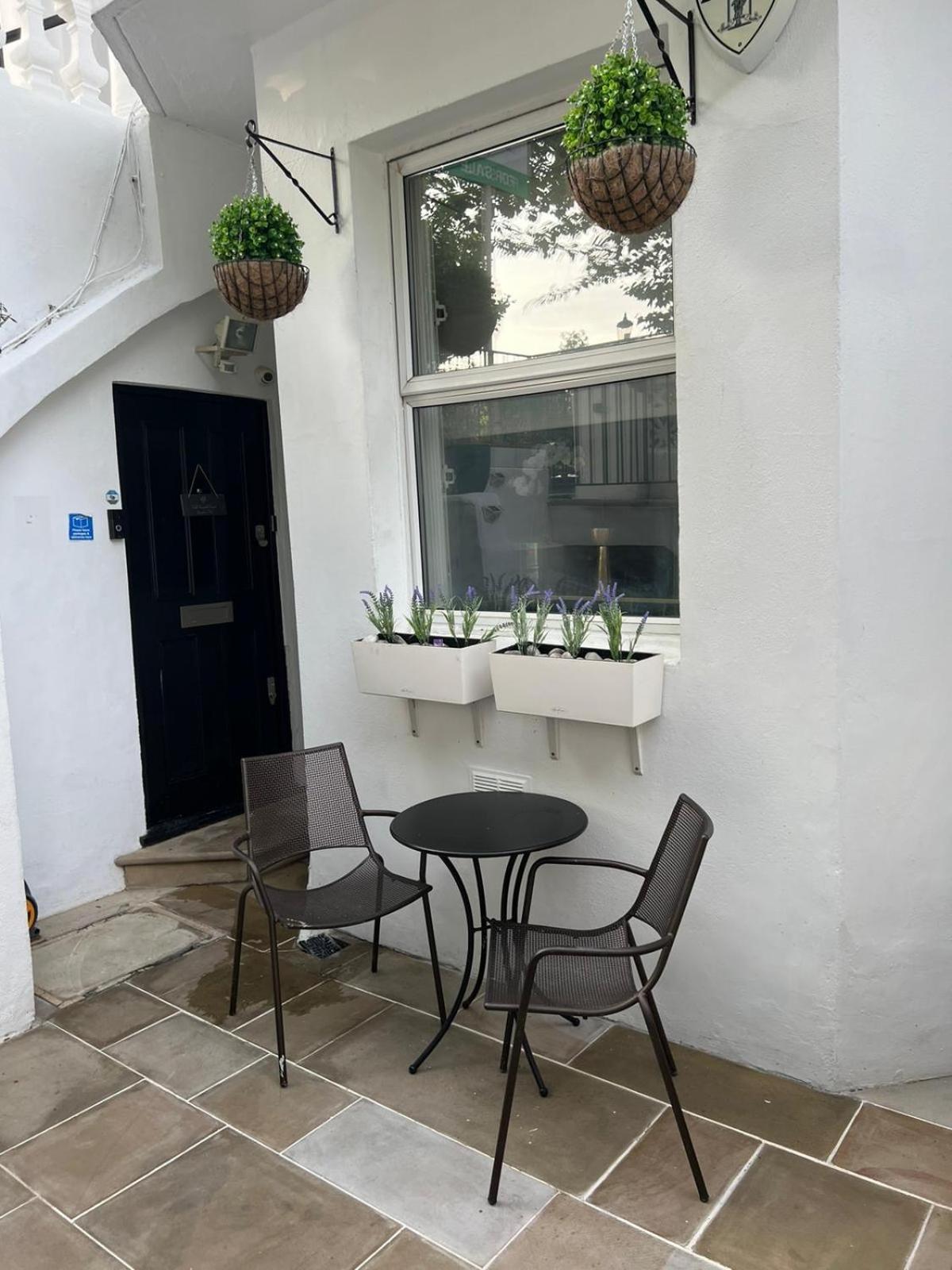 Stylish Apartment With Bbq Kensington 런던 외부 사진