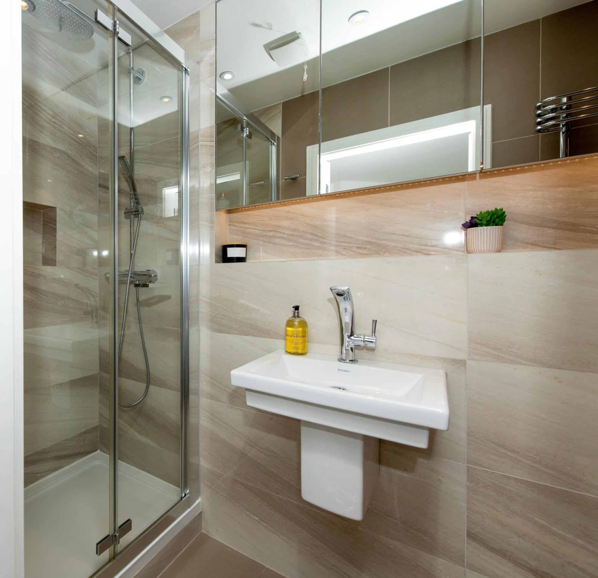 Stylish Apartment With Bbq Kensington 런던 외부 사진